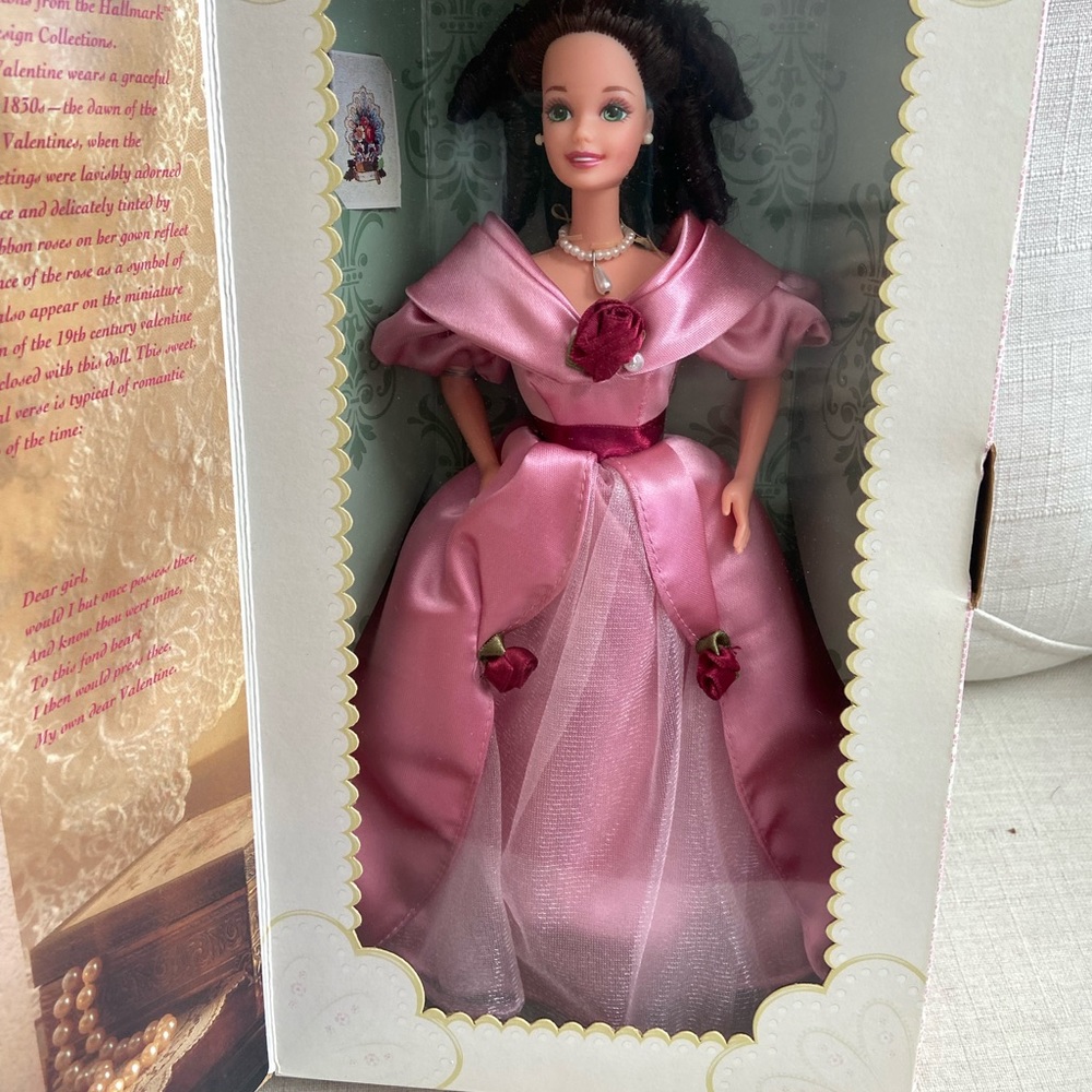Sweet Valentine Barbie - MIB- Special edition Hallmark Be My Valentine Series